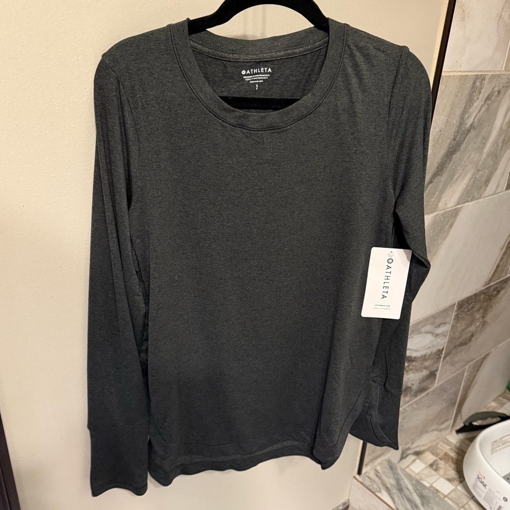 New Athleta uptempo top